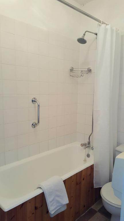 Anno Santo Hotel Голуей Екстериор снимка