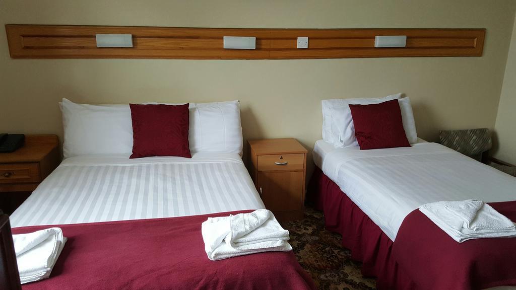 Anno Santo Hotel Голуей Екстериор снимка