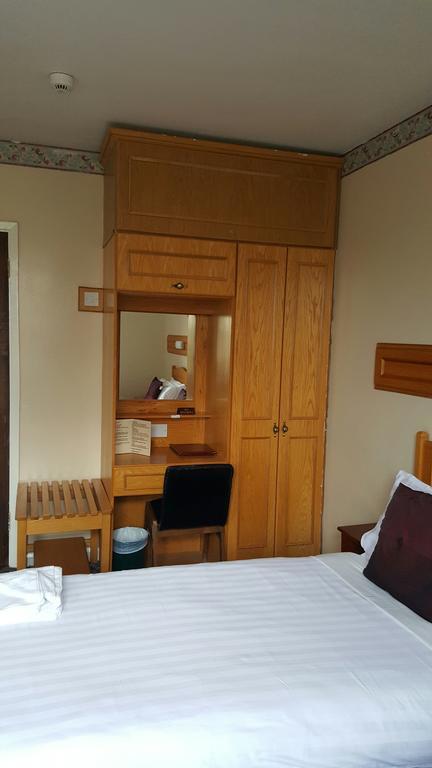 Anno Santo Hotel Голуей Екстериор снимка