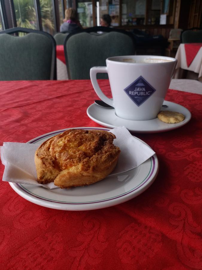 Anno Santo Hotel Голуей Екстериор снимка